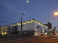 0_体育館外観夕景_512_MG_9496