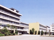平成 3年　6号館竣工し高校校舎整う